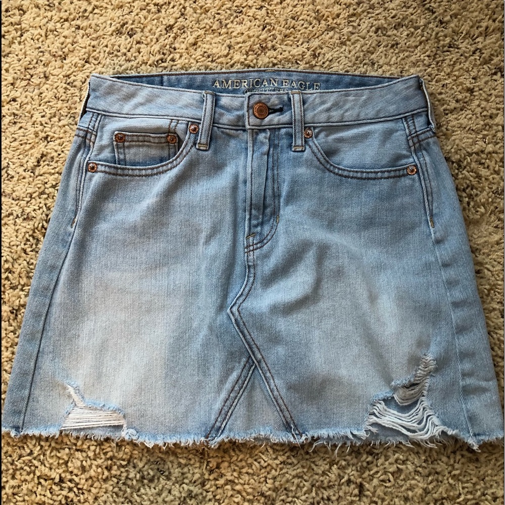 American eagle light wash denim skirt